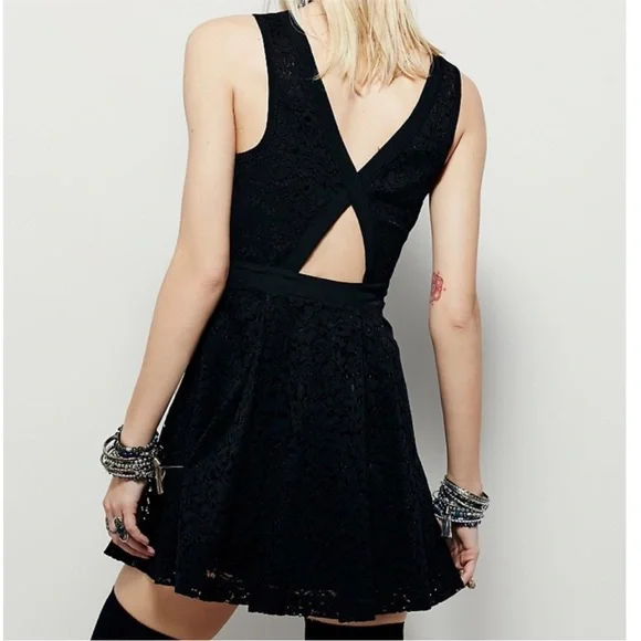 Free People Lovely in Love Romper Black - Picture 14 of 15
